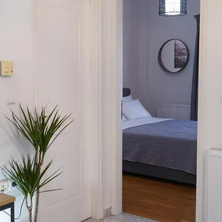 Oreon - 'ophelia' Apartment