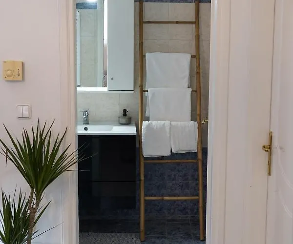 Oreon - 'ophelia' Nafplio